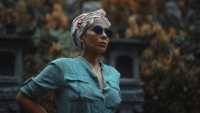 بالوشاح.. منى زكي وأحمد حلمي في جلسة تصوير مختلفة