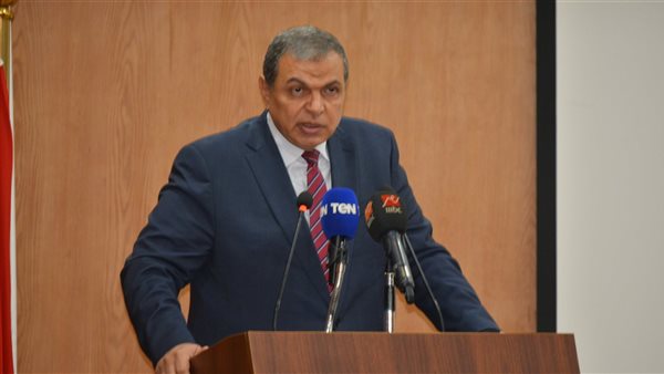 وزير القوى العاملة