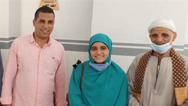 الطالبة ووالدها 