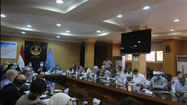 محافظ كفر الشيخ وأعضاء