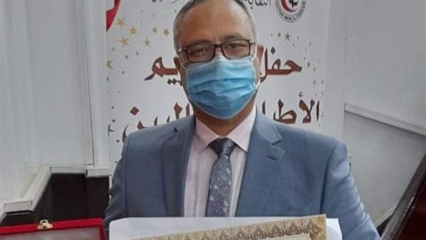 الدكتور حسين أبو