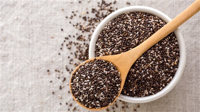 من بينهم بذور الشيا.. 3 مصادر غير الألبان غنية بالكالسيوم 