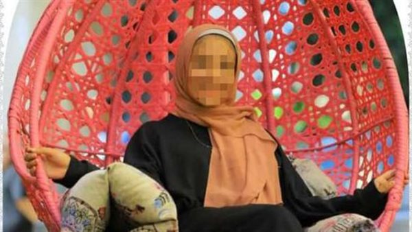 طالبة عزبة النخل