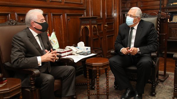 وزير الزراعة ومحافظ