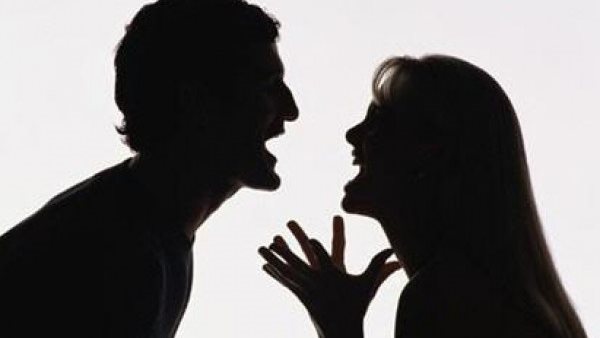 تعنيف الزوج لزوجته