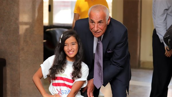 رئيس الزمالك مع أحد