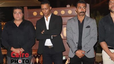 محمد رمضان يتقدم عزاء والدة زوجته 