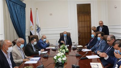 محافظ القاهرة: فحص طلبات تراخيص البناء الجديدة