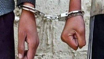 بـ عصا شوم.. ضبط عاملين هشّما رأس جارهما بسوهاج 