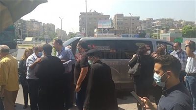 تشييع جثمان ماهر لبيب لمثواه الأخير.. وغياب نجوم الفن عن الجنازة |فيديو