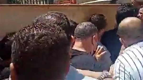 تشييع جثمان والدة