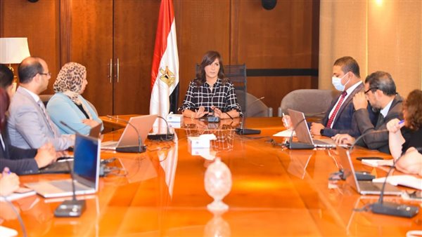 اجتماع وزيرة الهجرة