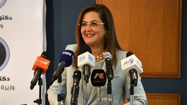 وزيرة التخطيط بصالون