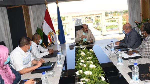 محافظ أسوان واللواء