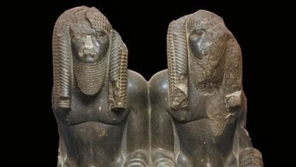  تمثال مزدوج للملك