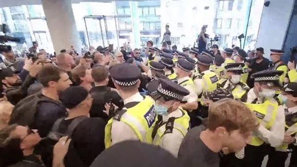 احتجاجات بريطانيا