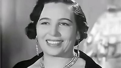 ذكرى وفاة أشهر أم بالسينما أمينة رزق.. عزباء تزوجت الفن 80 عامًا
