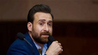 زوجة نضال الشافعي تطمئن جمهوره على حالته الصحية: بيتحسن 