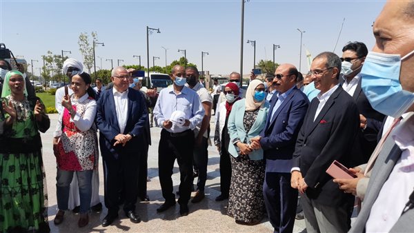 استقبال وزير الاتصالات