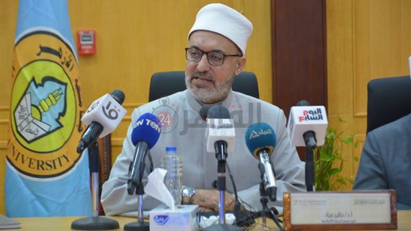 نظير عياد أمين عام