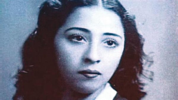 نازك الملائكة 