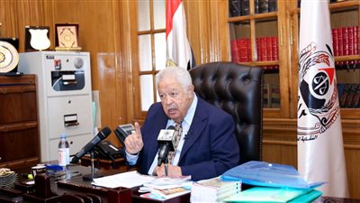 خلال بث مباشر.. رجائي عطية: إلزام المحامين بضريبة القيمة المضافة غير دستوري