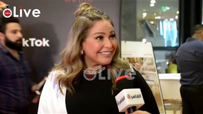 صابرين عن فيلم 200 جنيه: سعيدة بعودة إسعاد يونس إلى السينما 