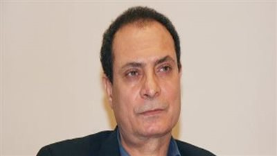 الناقد حسين حمودة: رحلة نازك الملائكة الشعرية بحثت عن التغيير