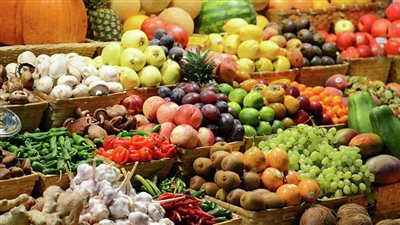 الثوم بـ40 جنيهًا.. أسعار الخصراوات والفواكه اليوم الأربعاء