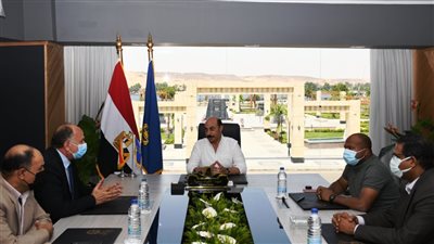 إحلال وتجديد محطات قسطل وقورته وبلانة لتوفير احتياجات المزارعين بأسوان 