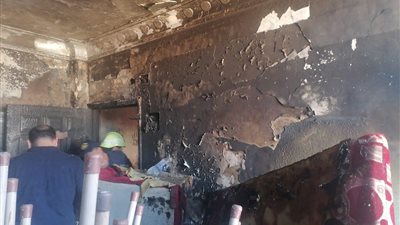 الدفع بـ 4 سيارات إطفاء للسيطرة على حريق نشب بشقة أمام مدرسة في طوخ |صور