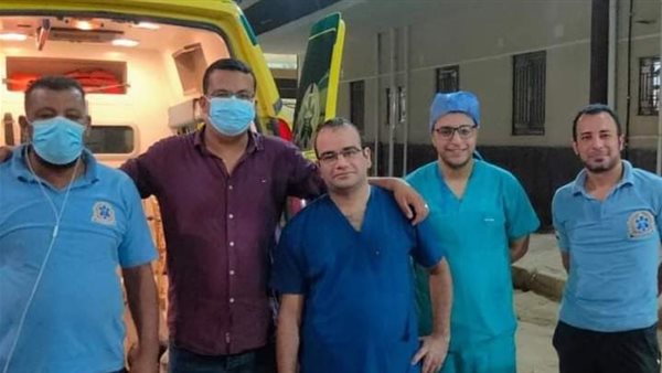 الفريق الطبي بمستشفى