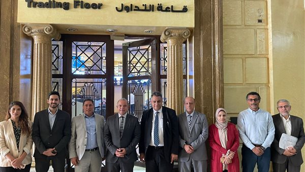 رئيس البورصة مع عدد