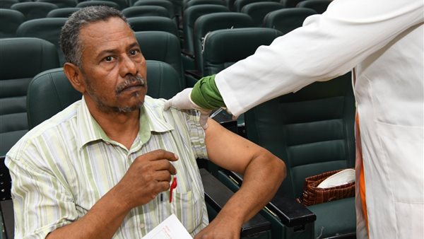 تطعيم العاملين بديوان