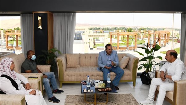 محافظ أسوان واللواء