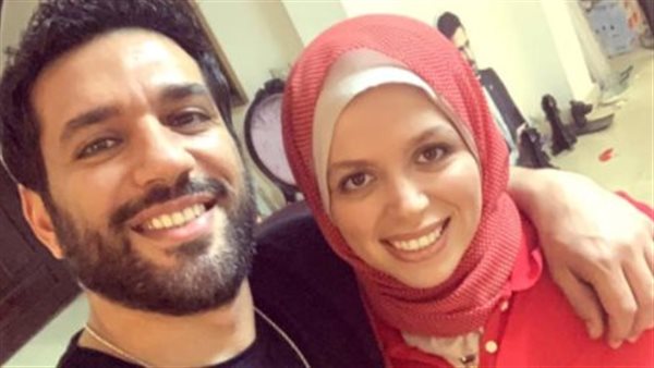 حسن الرداد وشقيقته