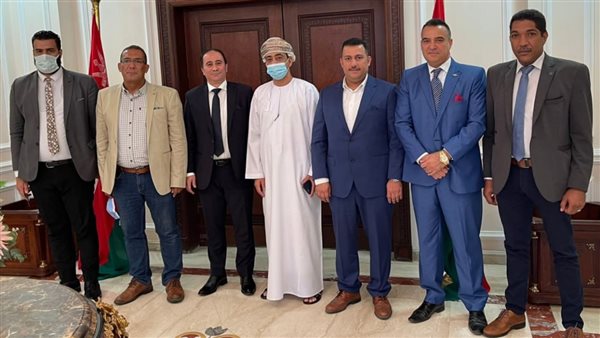 سفير سلطنة عمان ومجموعة