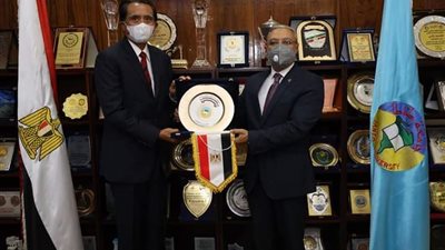 رئيس جامعة طنطا يبحث مع سفير دولة إندونيسيا سبل التعاون الأكاديمي مع جامعات بلاده