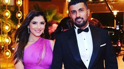 بيطلب صور وفيديوهات من ناس كتير.. مي عمر تكشف حقيقة منتحل شخصية محمد سامي 