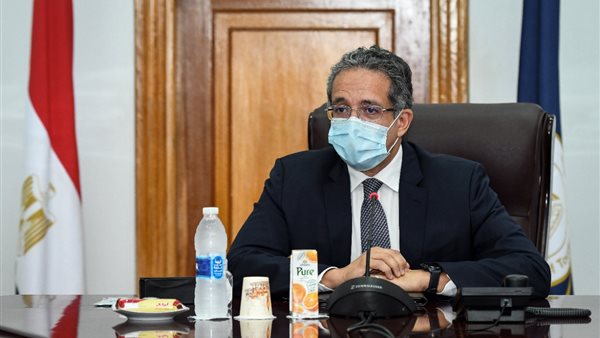 اجتماع الدكتور خالد