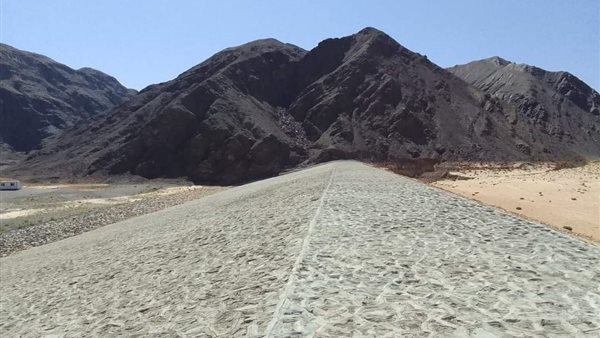 مخرات السيول في البحر