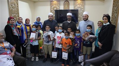 يوم ترفيهي لـلأيتام بجناح الأزهر بمعرض الإسكندرية للكتاب | صور