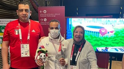 وزير الرياضة يهنئ شريف عثمان ورحاب رضوان بفضيتي رفع الأثقال في دورة الألعاب البارالمبية
