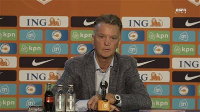 فان خال: لم أتحدث مع ليفربول بشأن فان دايك