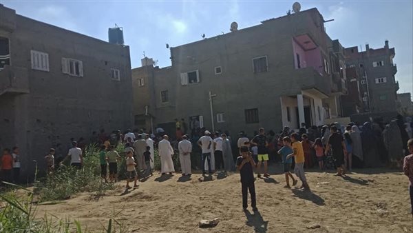 تجمع المواطنين أثناء