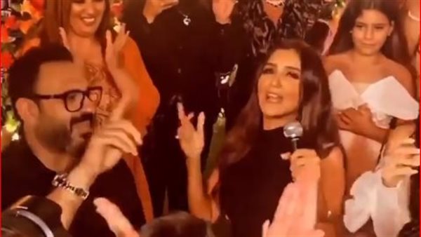 مي عمر وأكرم حسني