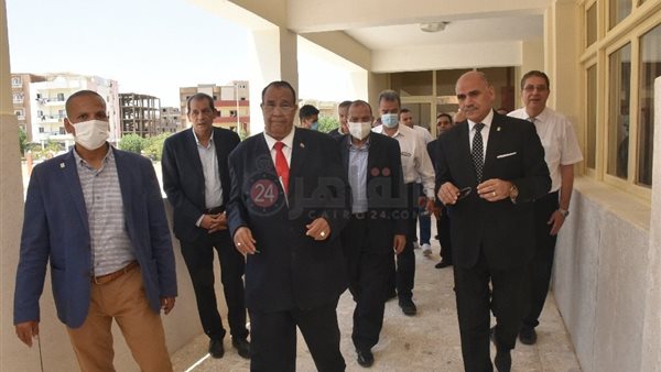 خلال تفقد الكلية