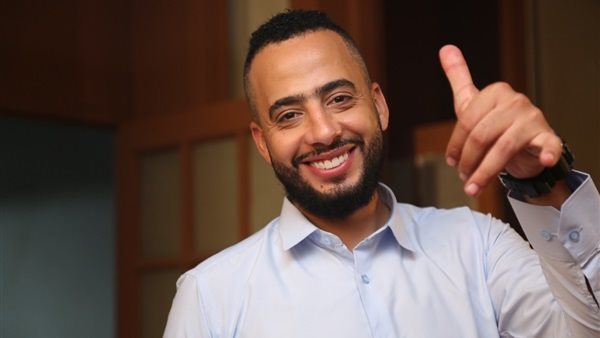  الفنان عصام السقا