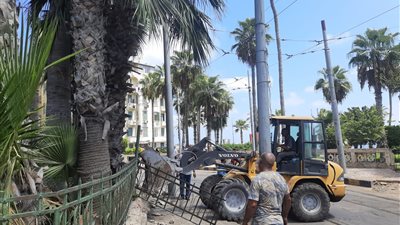 حملة مكبرة لإزالة إشغالات الطريق والباعة الجائلين بميدان أبو العباس في الإسكندرية