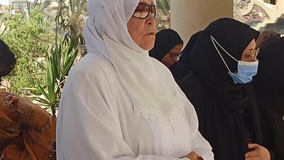 ياسمين الحصري في جنازة حمدي الكنيسي: نموذج للرجل الوطني │ فيديو